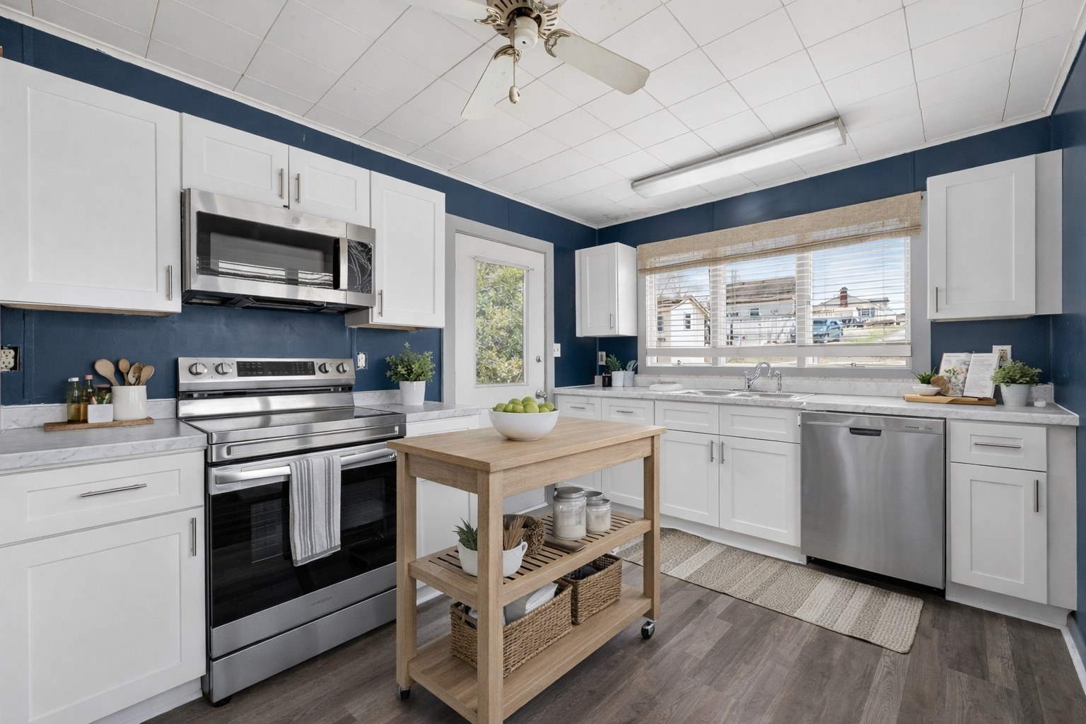 Interior real estate photo 1